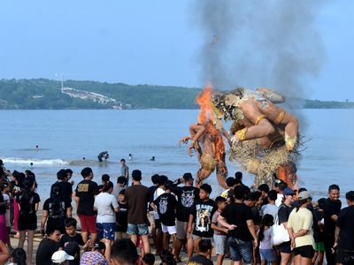 Melihat Pembakaran Ogoh-ogoh Setelah Nyepi di Bali