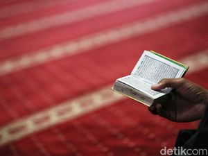 Bacaan Doa Setelah Membaca Al-Waqiah dan Dzikir yang Dianjurkan Bacaan Doa Setelah Membaca Al-Waqiah dan Dzikir yang Dianjurkan