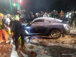 Viral! Sedan Sport Toyota FT 86 Terbakar di Ring Road Barat Sleman