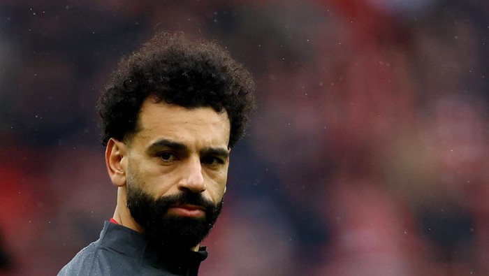 Soccer Football - Premier League - Liverpool v Manchester City - Anfield, Liverpool, Britain - March 10, 2024 Liverpools Mohamed Salah during the warm up before the match REUTERS/Carl Recine NO USE WITH UNAUTHORIZED AUDIO, VIDEO, DATA, FIXTURE LISTS, CLUB/LEAGUE LOGOS OR LIVE SERVICES. ONLINE IN-MATCH USE LIMITED TO 45 IMAGES, NO VIDEO EMULATION. NO USE IN BETTING, GAMES OR SINGLE CLUB/LEAGUE/PLAYER PUBLICATIONS.