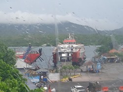 Cuaca Buruk, Penyeberangan Pelabuhan Gilimanuk Tutup Sementara