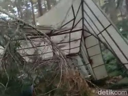 Rawan Pohon Tumbang Sejumlah Obwis di Lembang Tutup Sementara