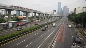 Potret Lengang Jalan di Jakarta Saat Cuti Bersama