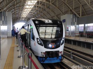 Libur Lebaran, Penumpang LRT Sumsel Tembus 256 Ribu Orang Libur Lebaran, Penumpang LRT Sumsel Tembus 256 Ribu Orang