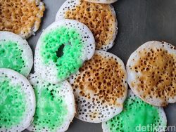 Empuk Manis Serabi Ngampin, Jajanan Khas Ambarawa Buat Takjil Empuk Manis Serabi Ngampin, Jajanan Khas Ambarawa Buat Takjil