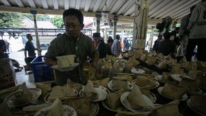Sibuknya Masjid Gedhe Yogyakarta Siapkan Ribuan Takjil Buka Puasa