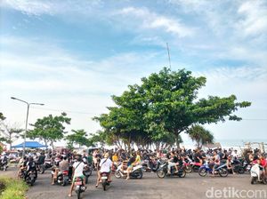 Ngembak Geni, Ribuan Warga Padati Pantai Rambutsiwi Bali