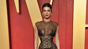 Tren Naked Dress di Pesta Oscars, Dipakai Kendall Jenner Hingga Emily Blunt