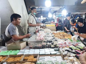 Ragam Cerita Unik Berburu Takjil di Hari Pertama Puasa