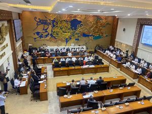 Baleg DPR-Mendagri Rapat Bahas RUU DKJ, Ingin Jakarta seperti New York Baleg DPR-Mendagri Rapat Bahas RUU DKJ, Ingin Jakarta seperti New York