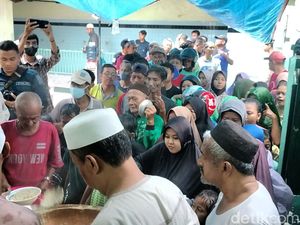 Berburu Bubur Muhdhor Saat Ramadan di Tuban Berburu Bubur Muhdhor Saat Ramadan di Tuban