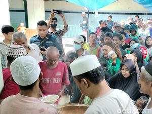 Ngalap Berkah Bubur Muhdhor Saat Ramadan di Tuban Ngalap Berkah Bubur Muhdhor Saat Ramadan di Tuban