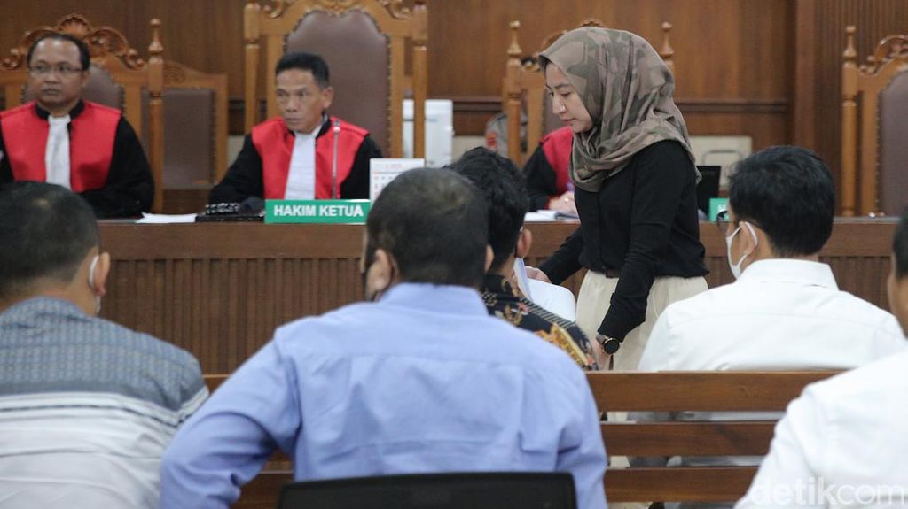 Dugaan Pelanggaran Pemilu, 7 Eks Anggota PPLN KL Jalani Sidang Perdana Dugaan Pelanggaran Pemilu, 7 Eks Anggota PPLN KL Jalani Sidang Perdana