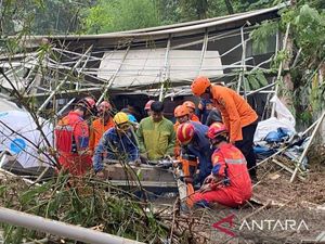 Longsor di HeHa Waterfall Puncak, Dua Korban Dievakuasi