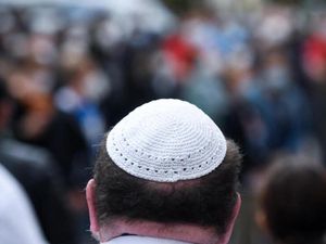 Mengenal Kippah, Peci Khas Orang Yahudi yang Bikin AS-Arab Saudi Bersitegang Mengenal Kippah, Peci Khas Orang Yahudi yang Bikin AS-Arab Saudi Bersitegang