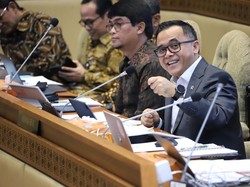 Akan Diatur di PP, ASN Pria Bisa Dapat Cuti Ayah Saat Istri Melahirkan