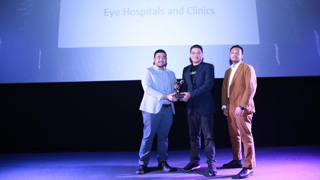 Komitmen Layanan Terbaik Lewat Tranformasi Digital Berbuah Penghargaan Komitmen Layanan Terbaik Lewat Tranformasi Digital Berbuah Penghargaan