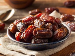 Waspada! Makan Kurma Berlebihan Bisa Memicu 5 Efek Samping Ini