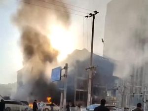 Detik-detik Ledakan Dahsyat di China, 2 Orang Tewas-26 Terluka Detik-detik Ledakan Dahsyat di China, 2 Orang Tewas-26 Terluka