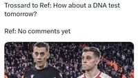Clement Turpin adalah wasit yang memimpin laga ini dan Trossard pencetak gol untuk Arsenal. Wajah keduanya tampak sama, lantas apa perlu di tes DNA? (Foto: @Gab_NTA)