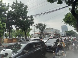 Padat Kendaraan, Pertigaan TMP Kalibata Arah Pancoran Macet