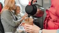 Pikir-Pikir Lagi Pesan Kopi dalam Penerbangan