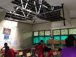 Plafon Jebol Ditimpa Pohon, Siswa SD di Badung Pindah Ruang Belajar