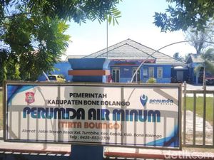 Dirut PDAM Tirta Bulango Ahmad Bahri Dipecat gegara Kerap Didemo Warga Dirut PDAM Tirta Bulango Ahmad Bahri Dipecat gegara Kerap Didemo Warga