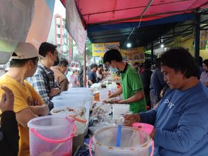 Cerita Pedagang Takjil di Benhil, Kebanjiran Berkah saat Ramadan