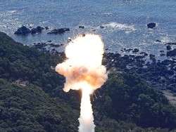 Roket Komersial Pertama Jepang Meledak Usai Lepas Landas