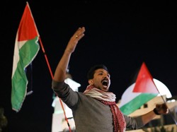 Bela Palestina, Ratusan Warga Yordania Geruduk Kedubes Israel