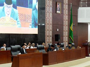 Sutarto Ditetapkan Jadi Ketua DPRD Sumut Gantikan Baskami Ginting Sutarto Ditetapkan Jadi Ketua DPRD Sumut Gantikan Baskami Ginting