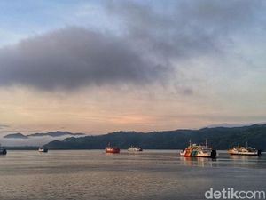 Penyeberangan Lembar-Padangbai Tutup Sementara Akibat Cuaca Buruk Penyeberangan Lembar-Padangbai Tutup Sementara Akibat Cuaca Buruk