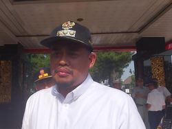 Disebut Wakil Wali Kota Kurang Fit Usai Temani Jokowi, Bobby Membantah