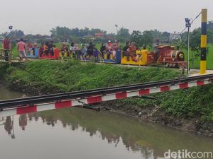 Ngabuburit Naik Kereta Keliling Sawah di Kawasan Punden Mbah Retjo Sidoarjo Ngabuburit Naik Kereta Keliling Sawah di Kawasan Punden Mbah Retjo Sidoarjo