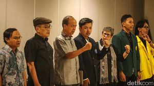 Potret Guru Besar dan Akademisi Bacakan Seruan Salemba di UI