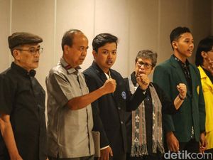 Potret Guru Besar dan Akademisi Bacakan Seruan Salemba di UI