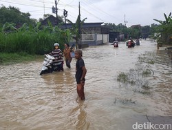 Jalan Jakenan Pati Banjir, Sejumlah Motor Mogok Usai Menerobos