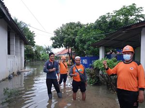 3 Hari Diguyur Hujan, Ratusan Rumah di Sumenep Terendam Banjir 3 Hari Diguyur Hujan, Ratusan Rumah di Sumenep Terendam Banjir