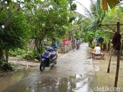 Banjir Luapan Bengawan Solo di Lamongan Mulai Surut