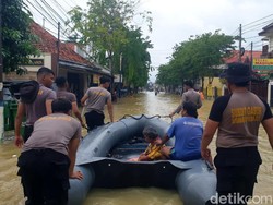 Warga Sampang Enggan Mengungsi Meski Rumah Terendam Banjir, Ini Alasannya