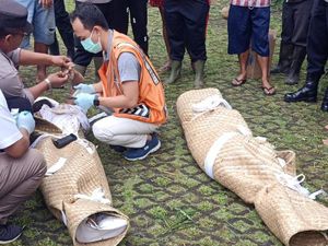 Ratna Sarumpaet Keluar Saat Nyepi hingga 2 WNA Tewas Terkubur Longsor Ratna Sarumpaet Keluar Saat Nyepi hingga 2 WNA Tewas Terkubur Longsor