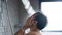 Mandi Air Hangat vs Air Dingin, Lebih Sehat yang Mana Menurut Sains?