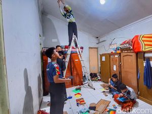Sibuknya Santri di Bandung Kala Ramadan, Hafalan Al-Quran-Hias Kamar Sibuknya Santri di Bandung Kala Ramadan, Hafalan Al-Quran-Hias Kamar