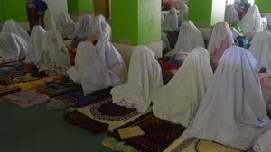 Khusyuk Warga di Aceh Ikut Ibadah Suluk Ramadan