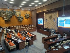 Komisi V DPR Rapat dengan Kepala BMKG-Basarnas, Bahas Hujan Ekstrem-Bencana