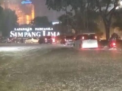 4 Perjalanan Kereta Api Dialihkan Imbas Rel Terendam Banjir di Semarang