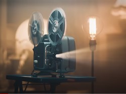 Lirik Lagu Kita Bikin Romantis dari MALIQ & DEssentials dan Maknanya