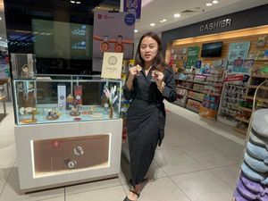Cerita Jutawan Jam Tangan Kayu Bangun Bisnis & Ikut Pameran, Transaksi QRIS Diminati Cerita Jutawan Jam Tangan Kayu Bangun Bisnis & Ikut Pameran, Transaksi QRIS Diminati
