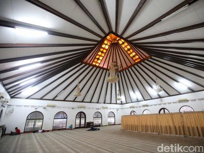 Melihat Lebih Dekat Masjid yang Dianugerahi Aga Khan Award